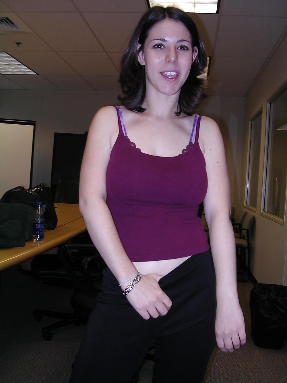 21P BUSTY DANIELLE - PLEASE SHOW ME YOUR BODY