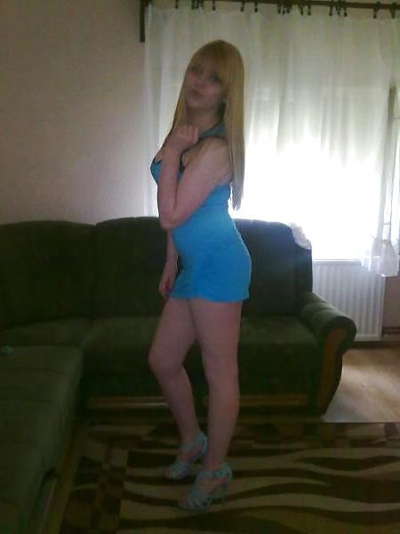 20P Young Serbian Girls