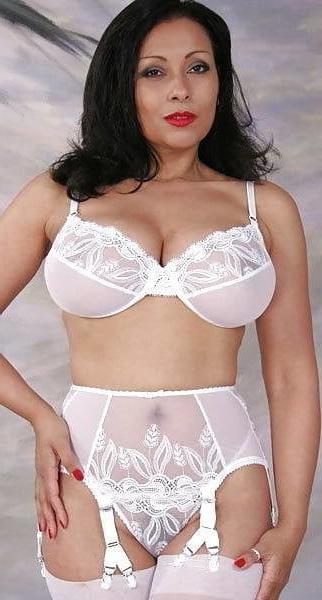 25P Salopes en lingerie blanche vol.3  (slut in cotton panties)