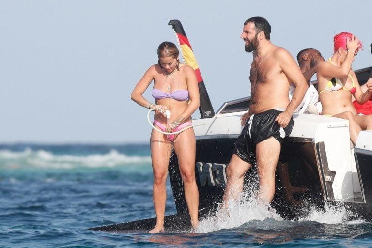25P Rita Ora Ibiza vacation boat
