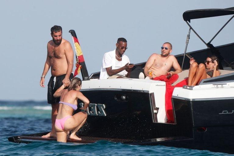 25P Rita Ora Ibiza vacation boat