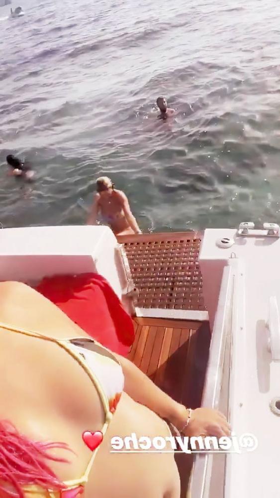 25P Rita Ora Ibiza vacation boat