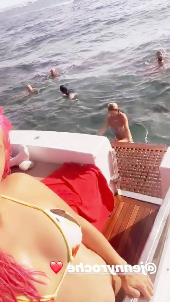 25P Rita Ora Ibiza vacation boat