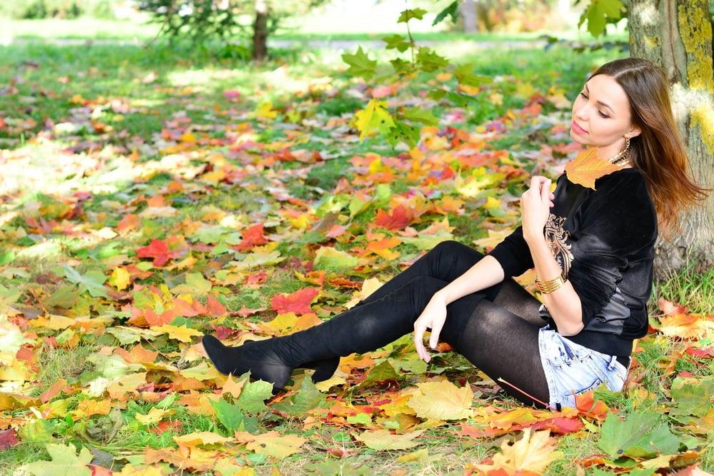 25P sexy females in tights pantyhose nylons 102