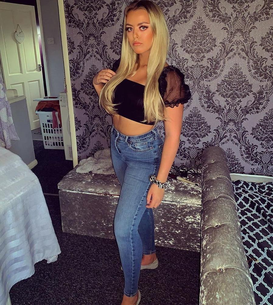 25P Dirty chav slag Mackenzie
