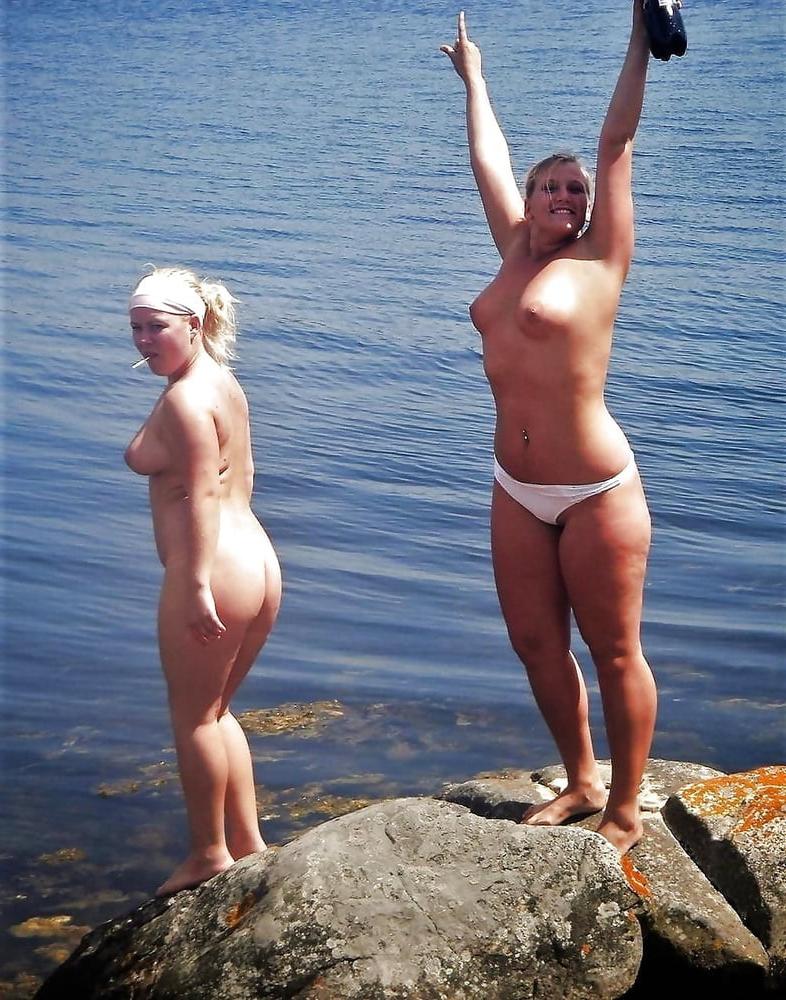 9P Swedish Amateur (017-020) 4 friends on a boat
