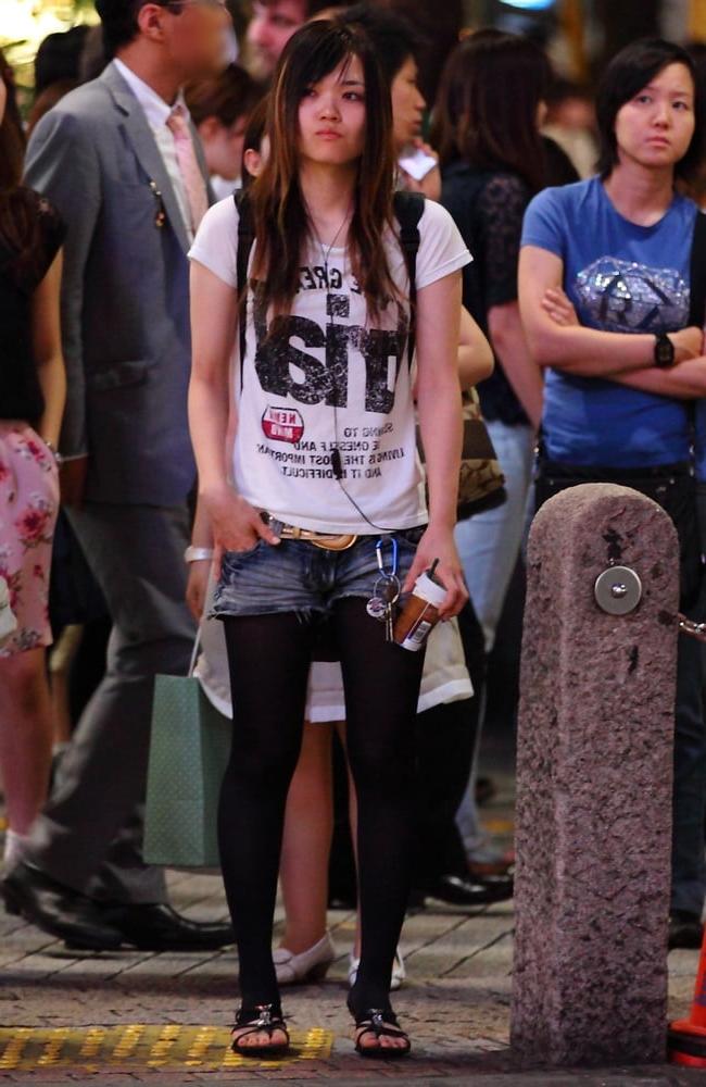 25P Street Pantyhose - Real Life Asian Cunts in Tights