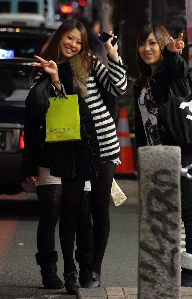25P Street Pantyhose - Real Life Asian Cunts in Tights