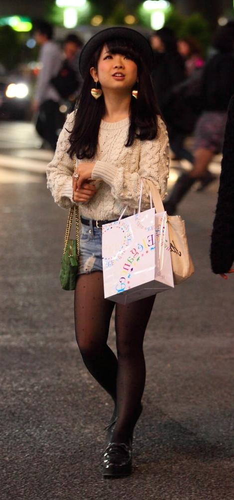 25P Street Pantyhose - Real Life Asian Cunts in Tights