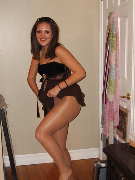 25P Girls In Pantyhose 7