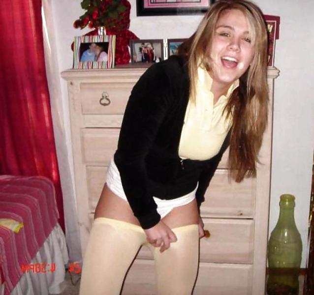 25P Girls In Pantyhose 7