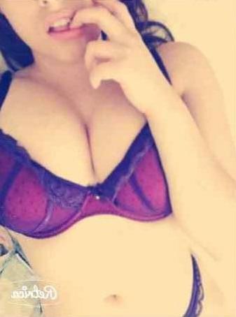 25P Busty teen in her mums underwear