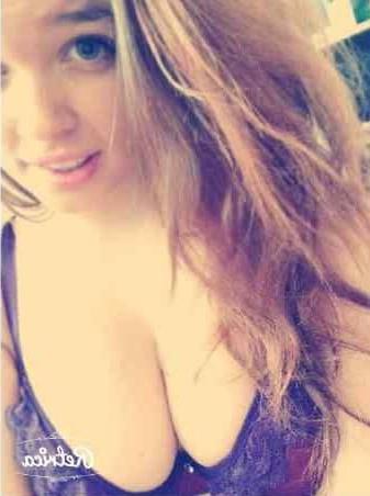 25P Busty teen in her mums underwear