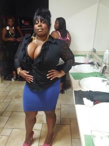 25P Busty Black Babes Vol. 9