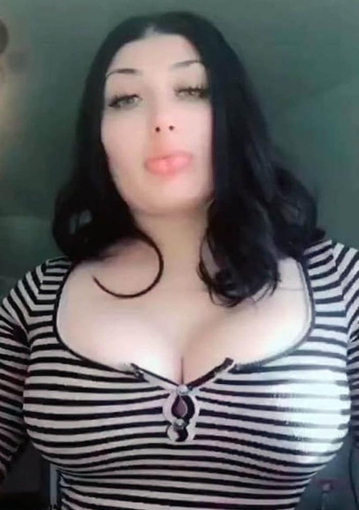 25P She likes to dress in tight clothes