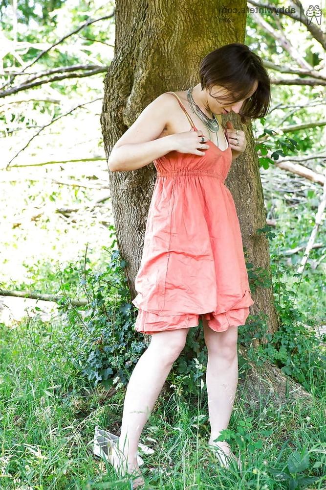 14P Ormanda soyunan kadin forest skirt etek bacaklar azgin turk