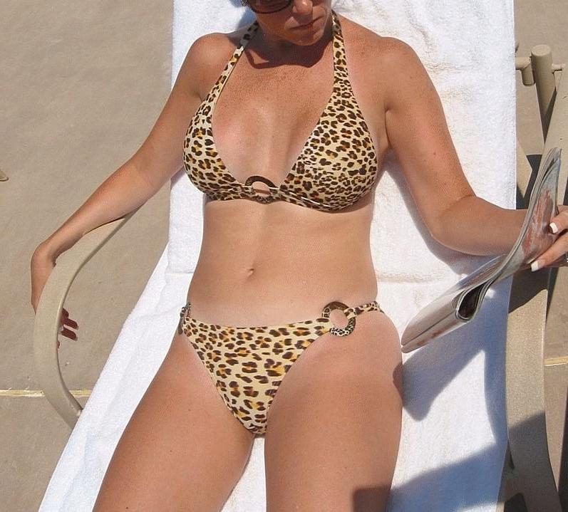 25P Sexy matures in swim suits 8