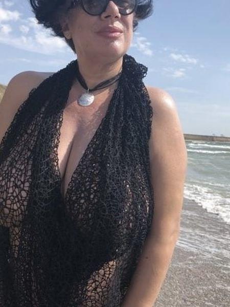 25P Busty Italian Milf Flora