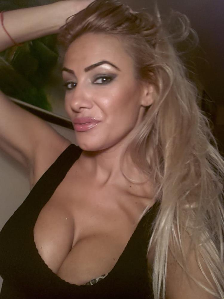 15P Very hot serbian woman