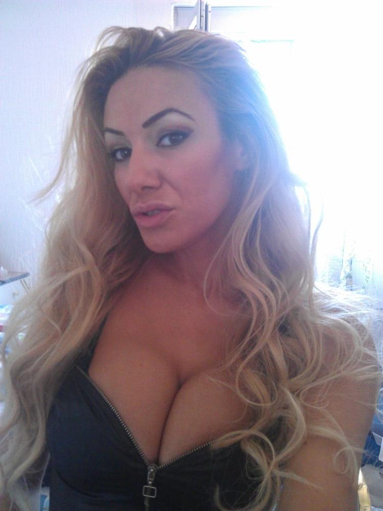 15P Very hot serbian woman