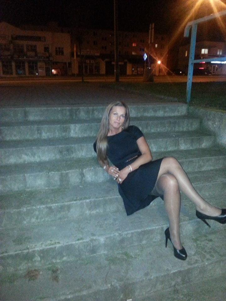 25P sexy females in tights pantyhose nylons 101