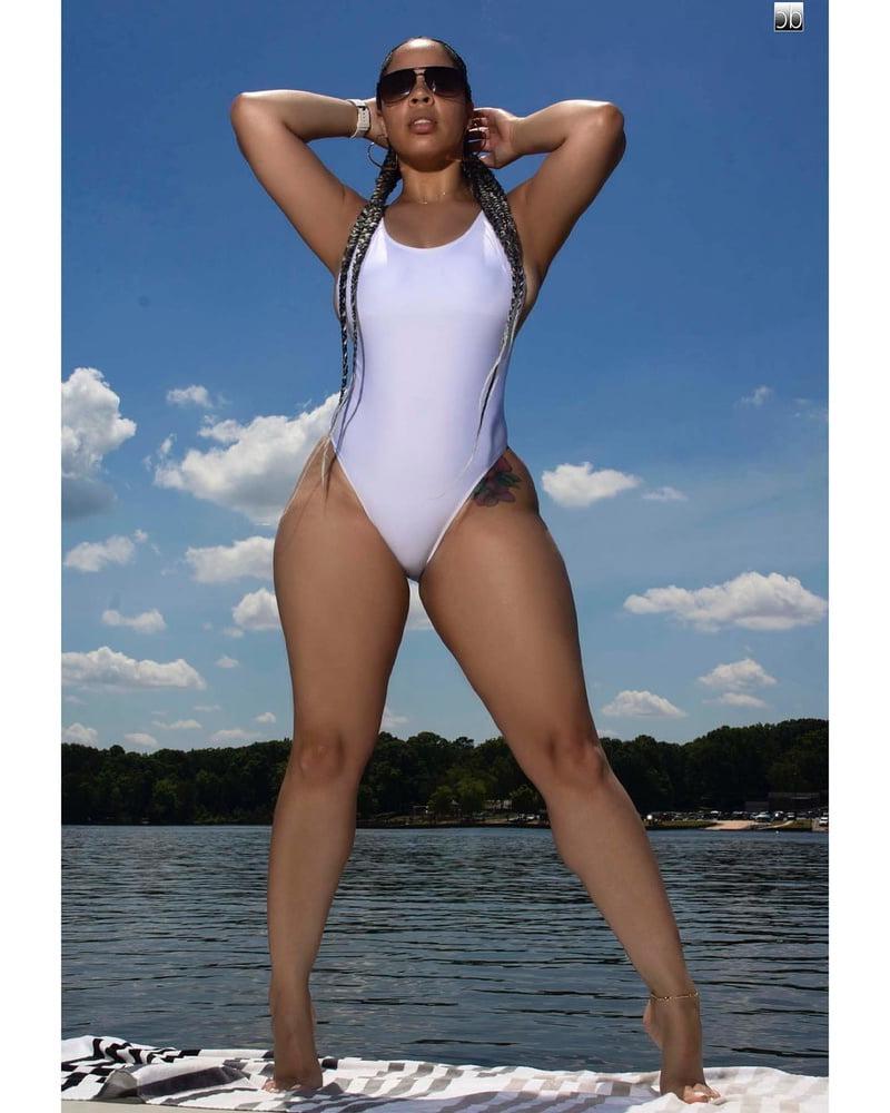 25P SWIMSUIT EBONIES