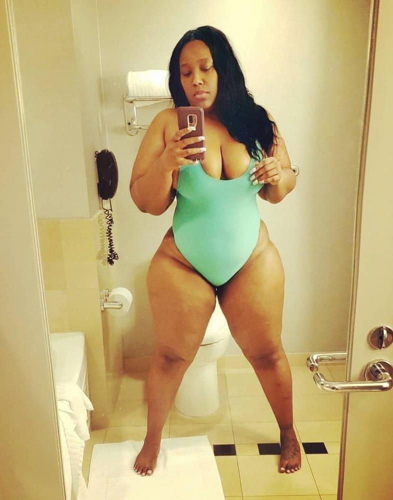 25P SWIMSUIT EBONIES
