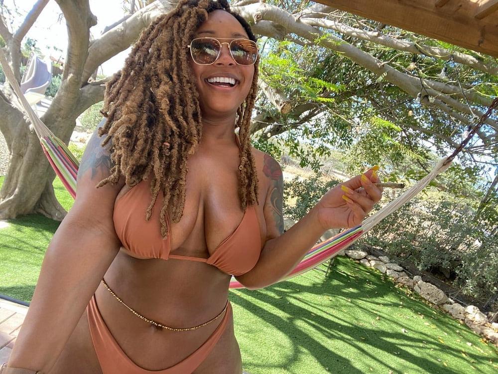 25P SWIMSUIT EBONIES