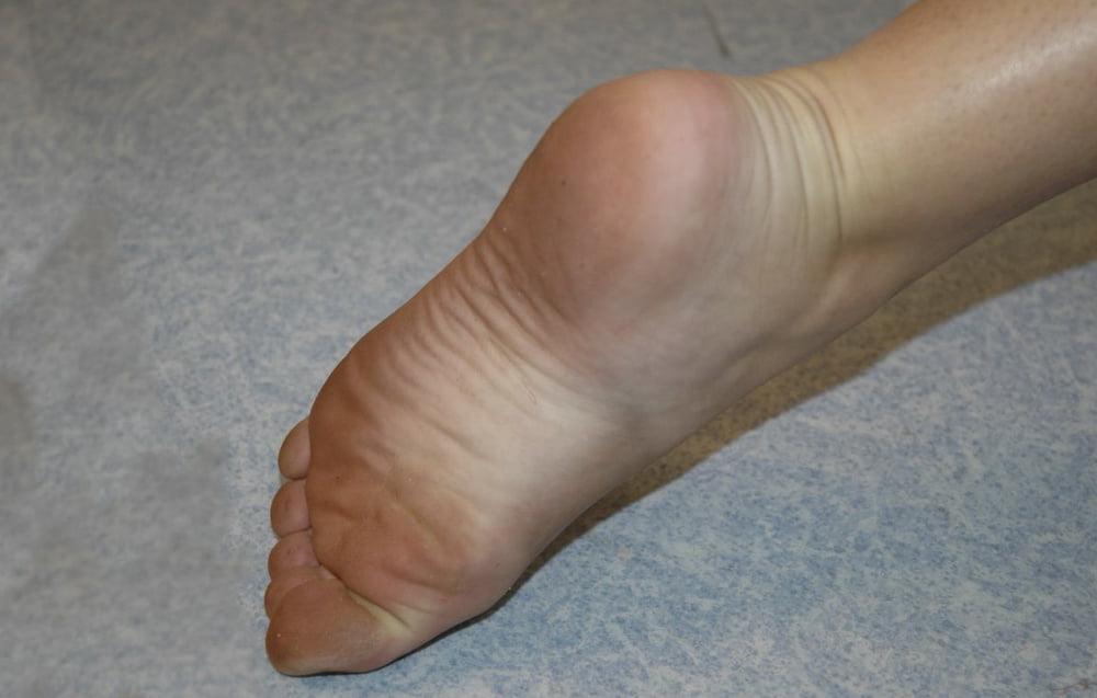 25P Forced strippings embarrassed naked female (ENF)