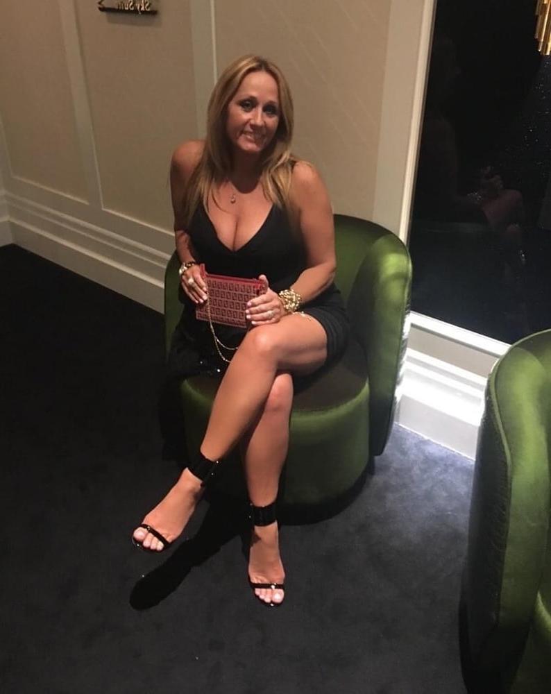 8P Sexy Busty Mature Italian