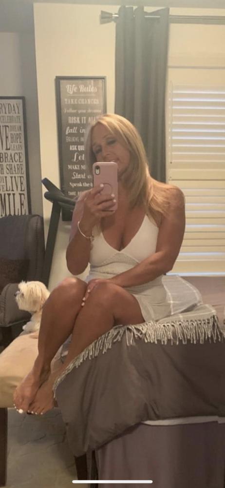 8P Sexy Busty Mature Italian
