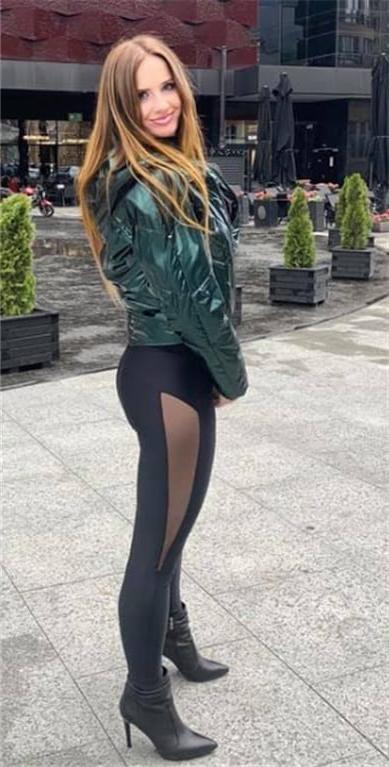 25P Babe's in heels
