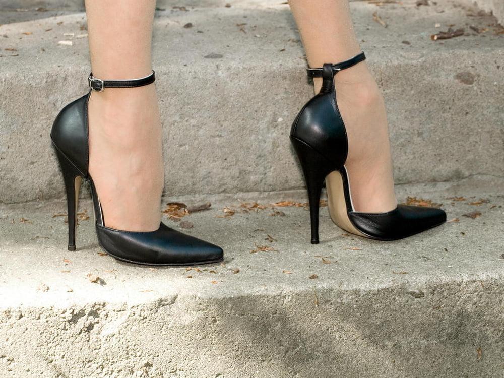 25P heels 81
