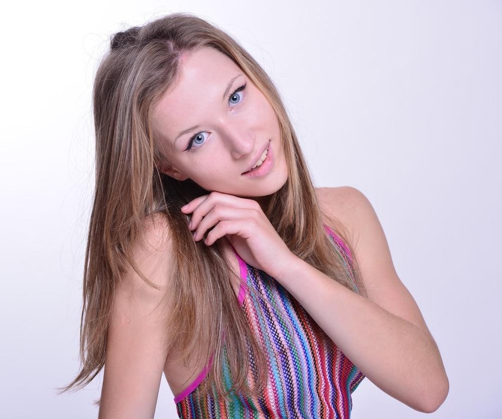 25P Tatyana Korbalina (Kira) - Rainbow Dress