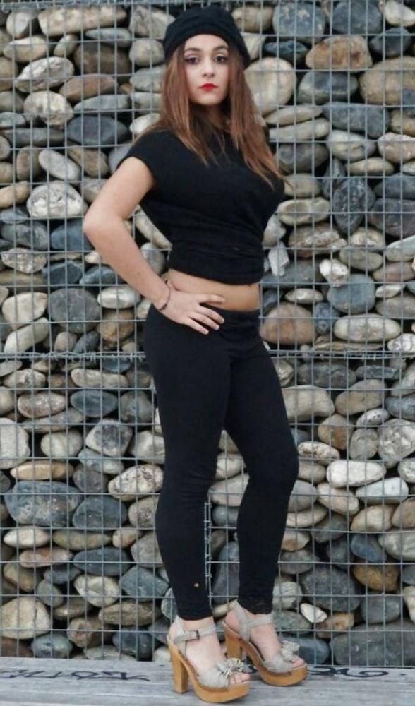 25P busty beautiful train al top huge
