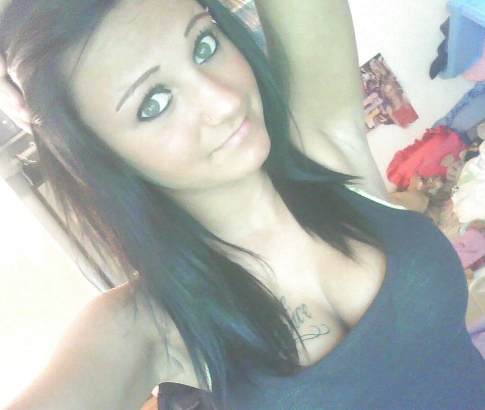 25P Busty Teen Jordyn