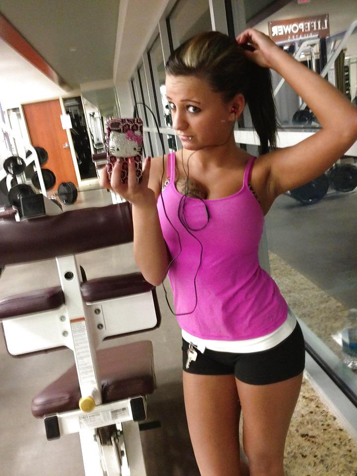 25P Busty Teen Jordyn