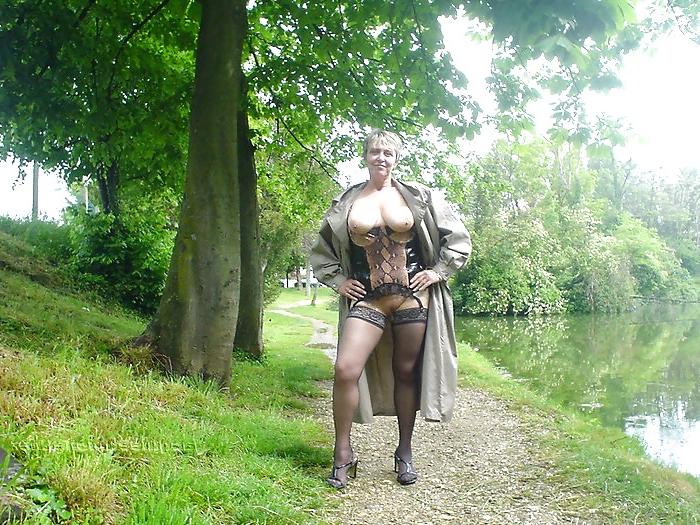 10P Fabienne french mature outdoor