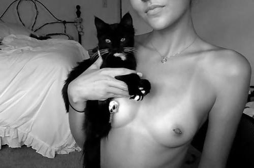 17P Women and their pussies