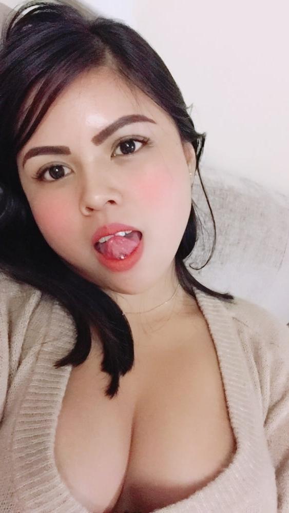 10P busty pinay2