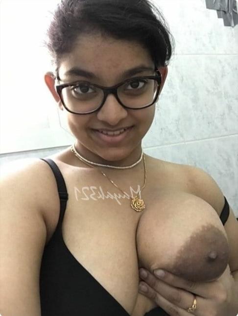 11P PAKISTANI FUDDI DIK LO