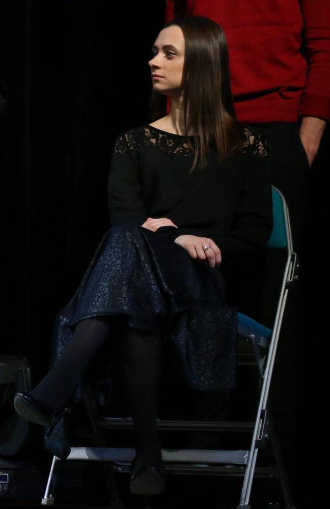 25P Tights &amp; Pantyhose on Stage