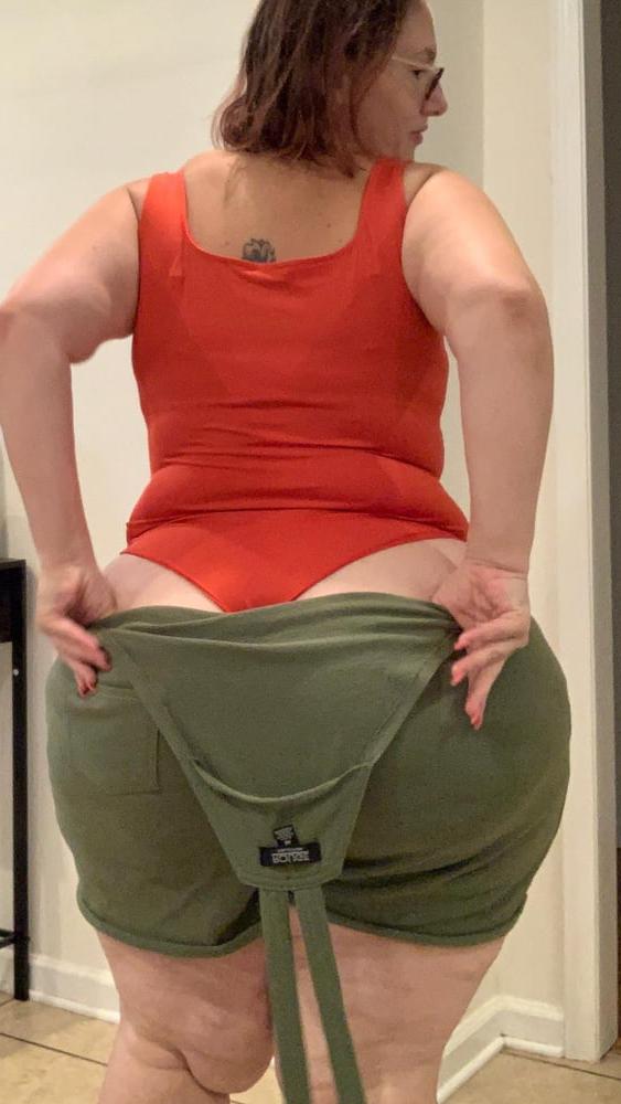 25P On Your Knees Ass Worship