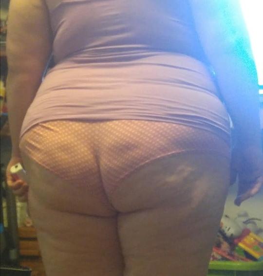 25P On Your Knees Ass Worship