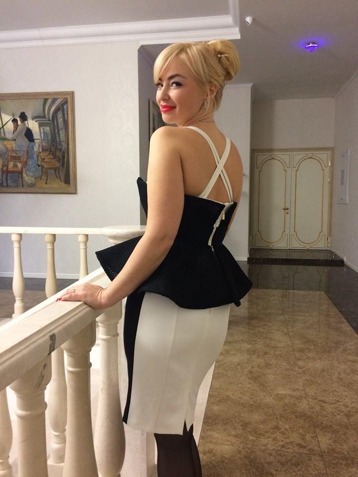 25P sexy females in tights pantyhose nylons 96