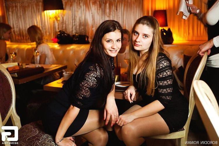 25P sexy females in tights pantyhose nylons 96