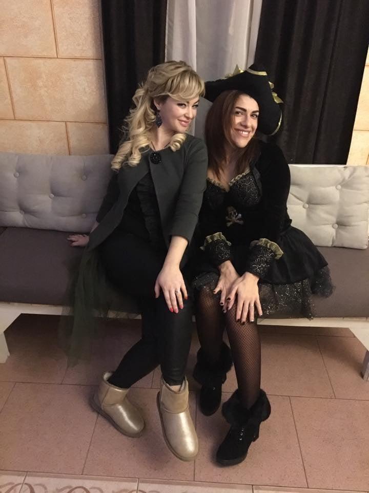25P sexy females in tights pantyhose nylons 96