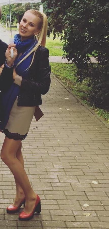 25P sexy females in tights pantyhose nylons 95