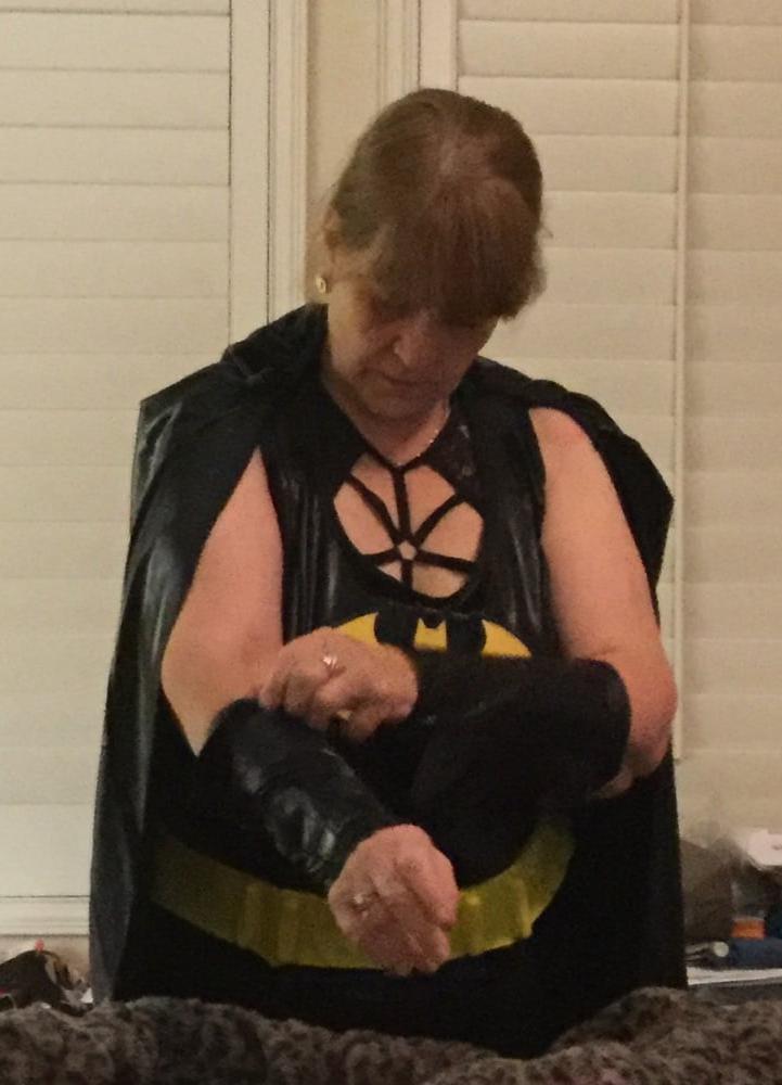 25P Carmen's Batgirl Cosplay