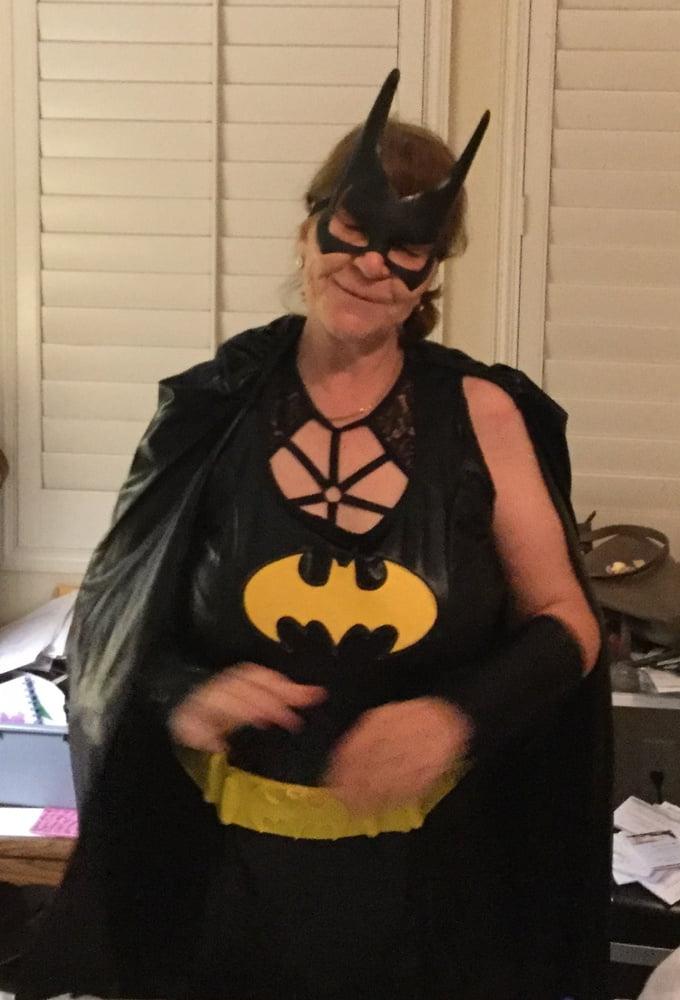 25P Carmen's Batgirl Cosplay